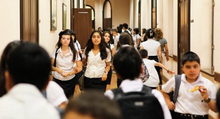 В бакинских школах появятся классы со спецуклоном
