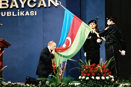 Гейдар Алиев: «Азербайджан будет жить вечно!» 