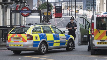 Полиция перекрыла улицу в центре Лондона