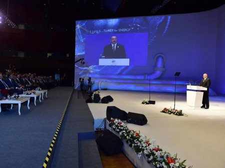 Президент Ильхам Алиев: К "Южному газовому коридору" могут присоединиться три балканские страны