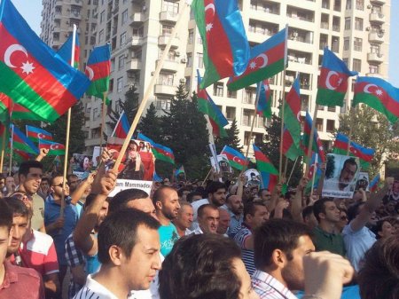 В Баку прошел малочисленный митинг оппозиции