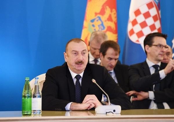 Ильхам Алиев на пятом заседании министров - Фото