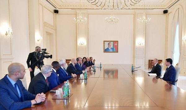 Ильхам Алиев принял делегацию США