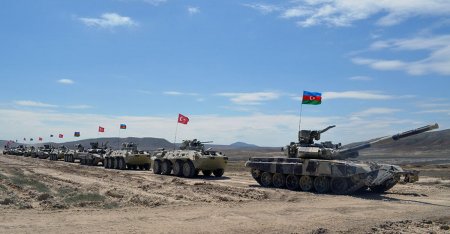 Армии Азербайджана и Турции устроили совместные боевые стрельбы