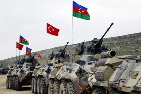 Азербайджан демонстрирует силу - российский эксперт