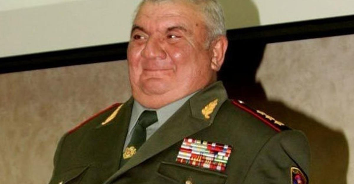 Генерал армян. Генерал Хачатуров Армения.