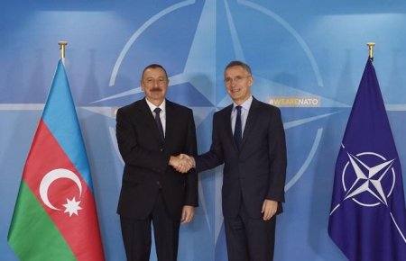 Не совсем обычная встреча Алиева с генсеком НАТО