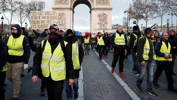 В Париже задержали 720 протестующих - Обновлено
