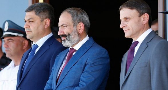 Пашиняну уже не до Карабаха 