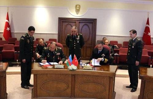 Баку и Анкара подписали документ по военной сфере