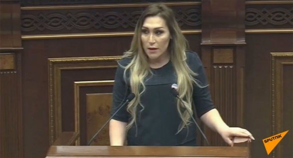 Женщину-трансгендера прогнали из парламента Армении