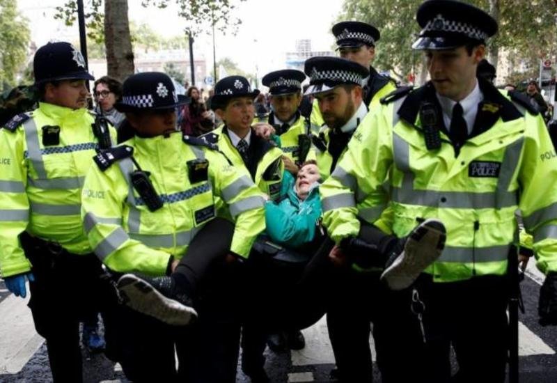 Британская полиция сообщила о задержании более 580 экоактивистов