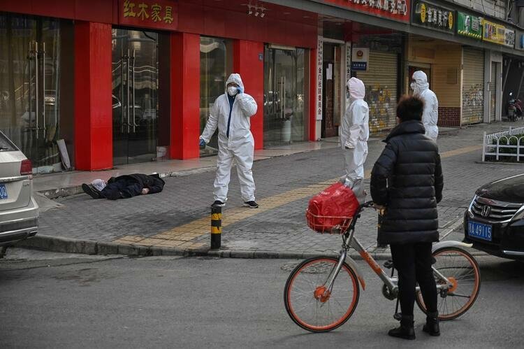 Число жертв коронавируса в Китае достигло 2912 человек