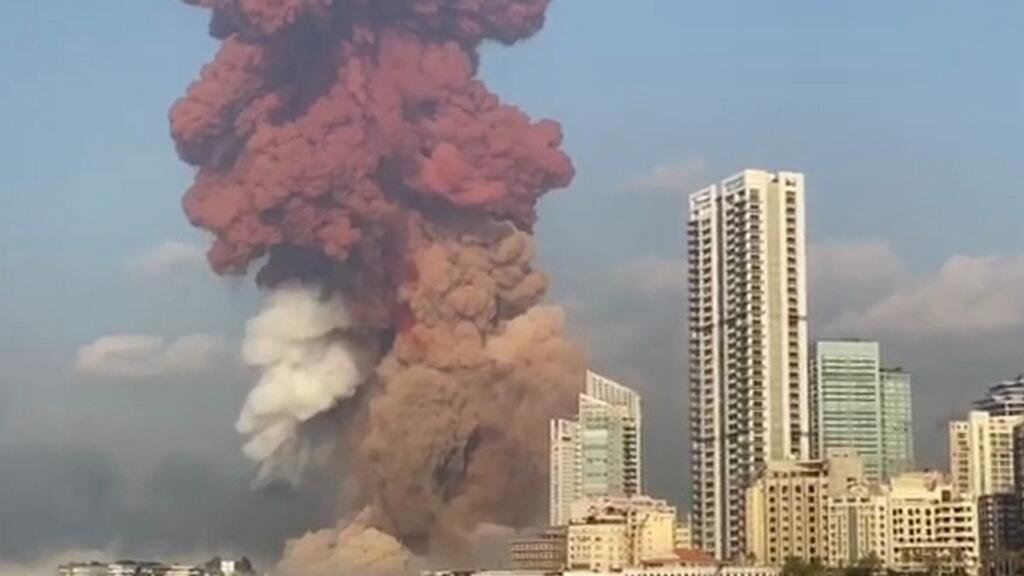 Взрыв в Бейруте: более 100 погибших - Видео/Обновлено
