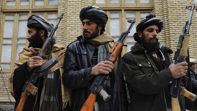 «Талибан» приказал обезглавить манекены