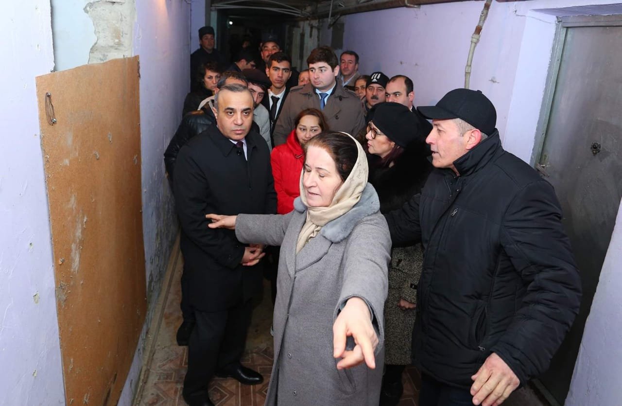 Azay Quliyevdən ilk - Deputatla seçicilər arasında maneəsiz əlaqə imkanı yaradılıb - FOTOLAR Azay Quliyevdən ilk - Deputatla seçicilər arasında maneəsiz əlaqə imkanı yaradılıb - FOTOLAR
