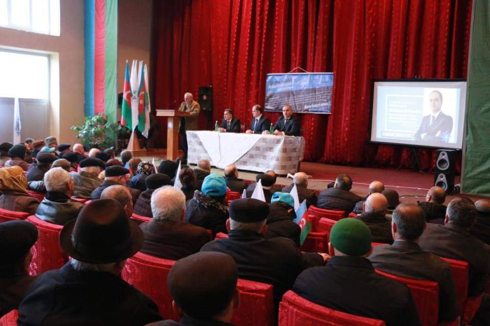 Rəşad Mahmudovun izdihamlı görüşləri: şəhid atasına baş çəkdi – Foto Rəşad Mahmudovun izdihamlı görüşləri: şəhid atasına baş çəkdi – Foto