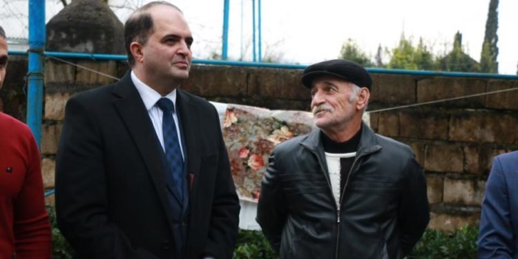Rəşad Mahmudovun izdihamlı görüşləri: şəhid atasına baş çəkdi – Foto Rəşad Mahmudovun izdihamlı görüşləri: şəhid atasına baş çəkdi – Foto