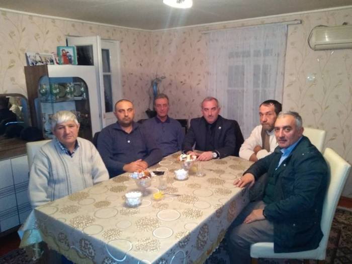 Deputatlığa namizəd Səməd Vəkilovun şəhid ailələri ilə görüşü davam edir – FOTO Deputatlığa namizəd Səməd Vəkilovun şəhid ailələri ilə görüşü davam edir – FOTO