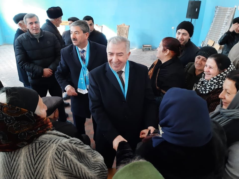 Aqil Məmmədov növbətini görüşünü Şəmkirdə keçirib - FOTOLAR Aqil Məmmədov növbətini görüşünü Şəmkirdə keçirib - FOTOLAR