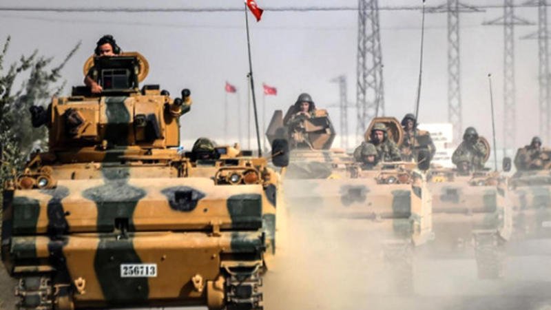Yüz minlərlə insan Türkiyəyə doğru gedir - Ordu mühasirəyə düşdü