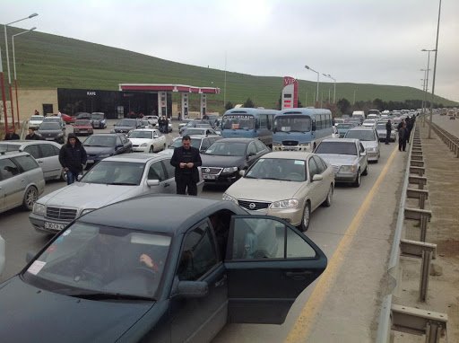 Bakıya gələn 470 maşın geri qaytarıldı – Qeydiyyatda olmayanlar paytaxta gəlməsin Bakıya gələn 470 maşın geri qaytarıldı – Qeydiyyatda olmayanlar paytaxta gəlməsin