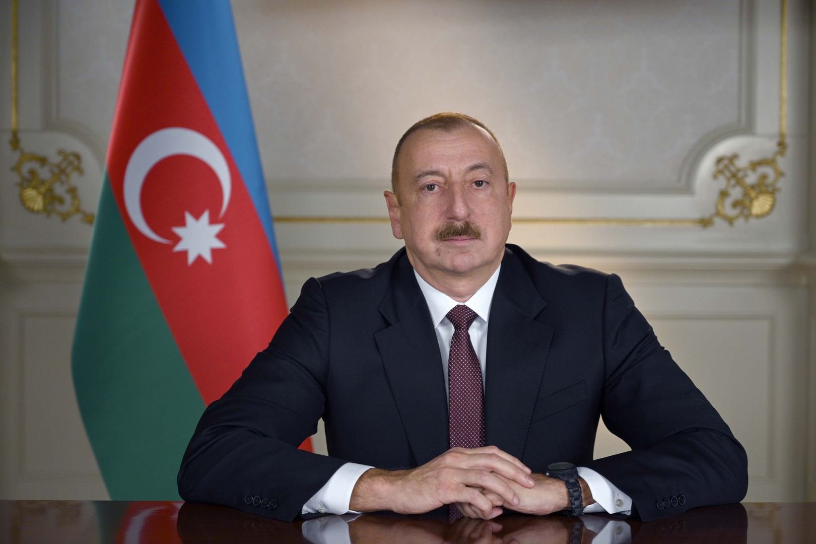 Prezident İlham Əliyev Nazirlər Kabinetinə 1 milyard manat ayırdı Prezident İlham Əliyev Nazirlər Kabinetinə 1 milyard manat ayırdı