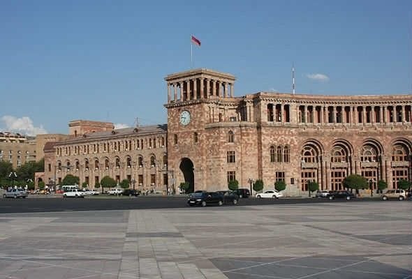 Ermənistanda daha 2 nəfər koronadan öldü Ermənistanda daha 2 nəfər koronadan öldü