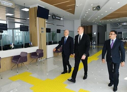 İlham Əliyev yeni kompleksin açılışında