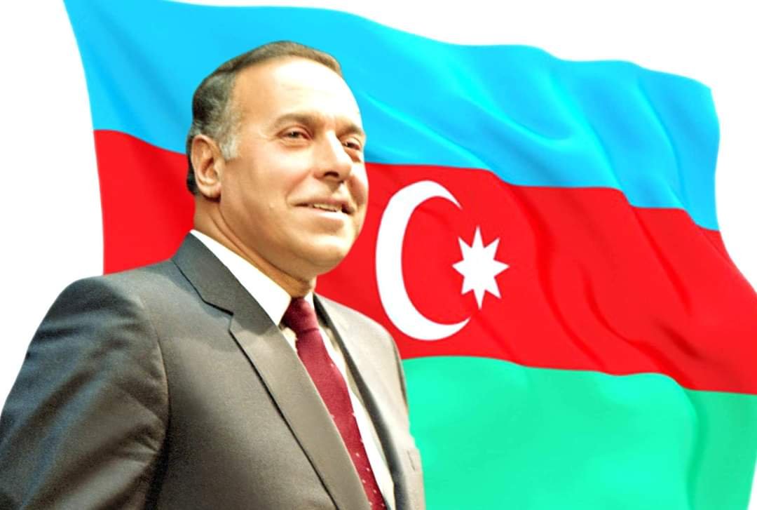 "Azərbaycan Heydər Əliyevin müəyyən etdiyi inkişaf yolu ilə inamla addımlayır" "Azərbaycan Heydər Əliyevin müəyyən etdiyi inkişaf yolu ilə inamla addımlayır"