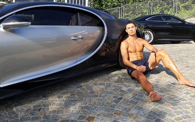 Ronaldo dünyanın ən bahalı avtomobilini aldı - Foto