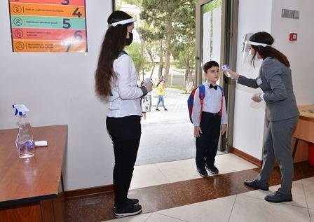 Daha 13 şagird koronaya yoluxdu Daha 13 şagird koronaya yoluxdu