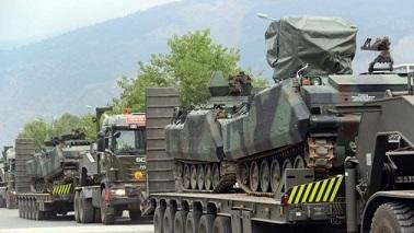 Çin Hindistanla sərhəddən 200 tankını geri çəkdi