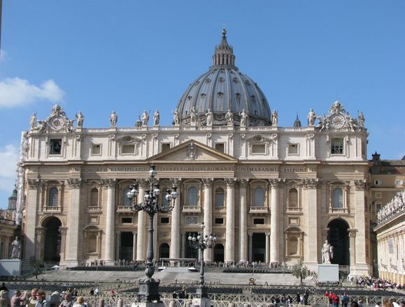 Vatikanda peyvənddən imtina edənlər işdən çıxarıla bilər