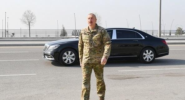 İlham Əliyev Hərbi Qənimətlər Parkında - Foto