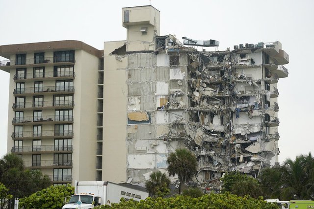 ABŞ-da binanın çökməsi nəticəsində ölənlərin sayı 90-a çatdı
