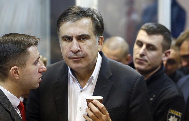 Dekonidze: Saakaşvilinin danışmağa gücü qalmayıb