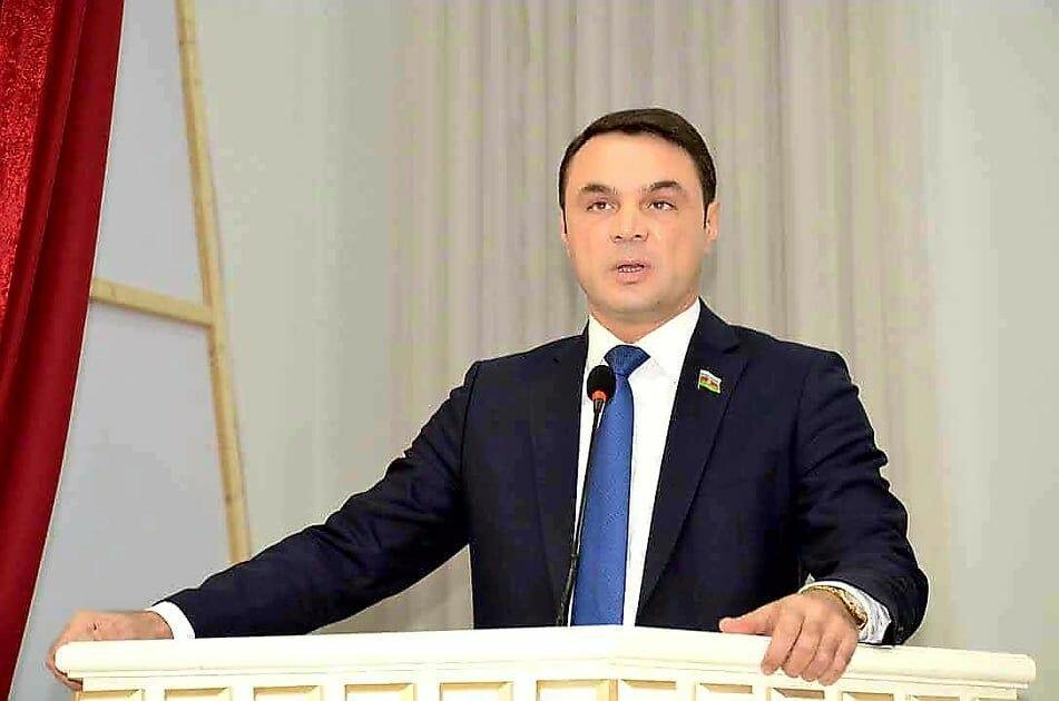 Eldəniz Səlimov döydüyü polislə barışdı