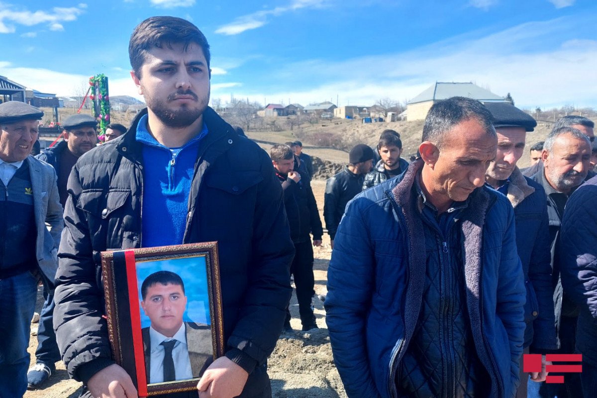 Ukraynada öldürülən azərbaycanlılar dəfn edildi