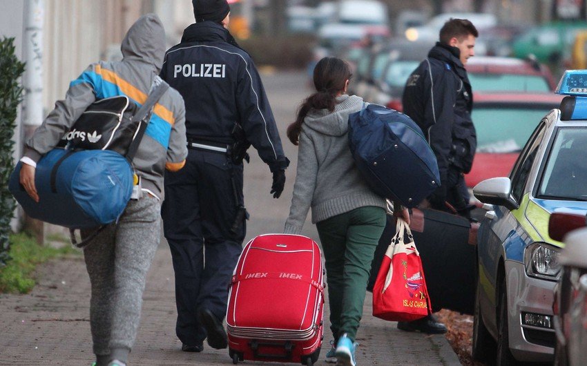 Bir qrup azərbaycanlı Almaniyadan deportasiya edilib