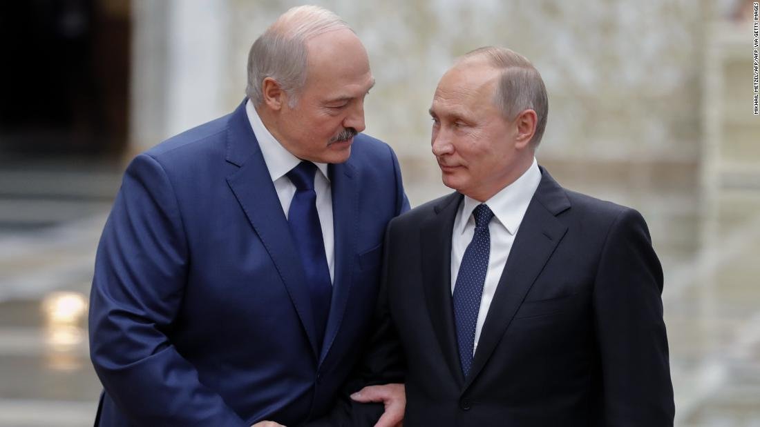 Putin Lukaşenkoya polkovnik rütbəsi vəd edib