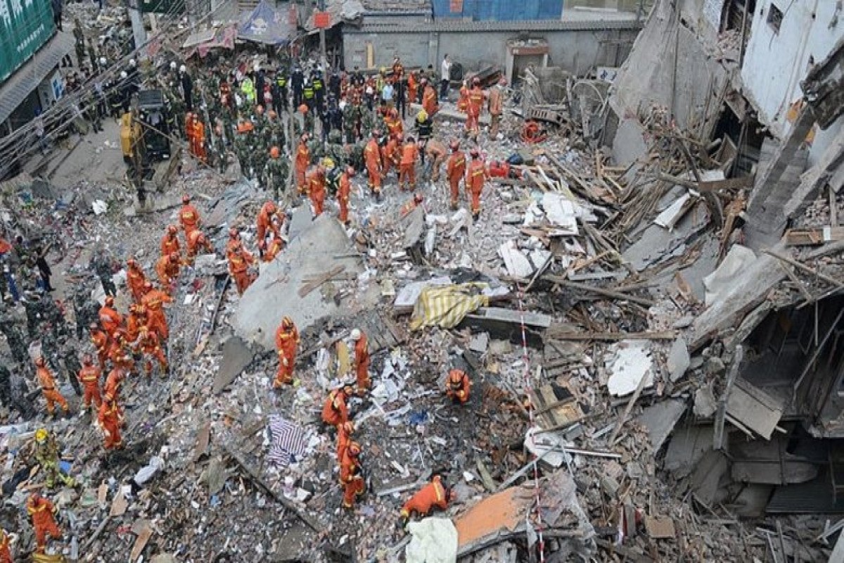 Çində yaşayış binası çökdü - 53 nəfər öldü