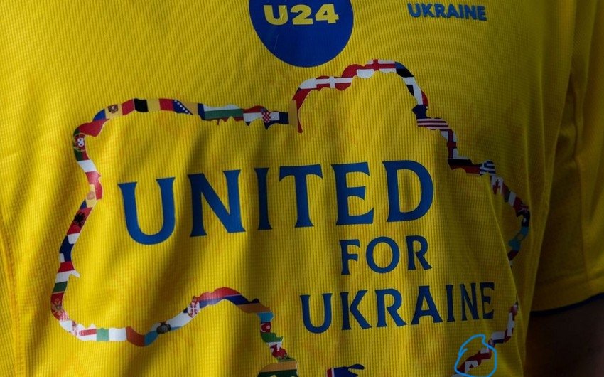 Ukrayna millisinin formasında Gürcüstan bayrağı təsvir olunub