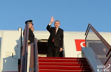 Ərdoğan Azərbaycana gəldi