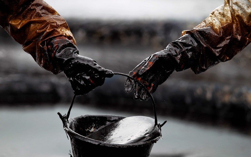 Aİ ilin sonunadək Rusiya neftinin idxalını azaldacaq