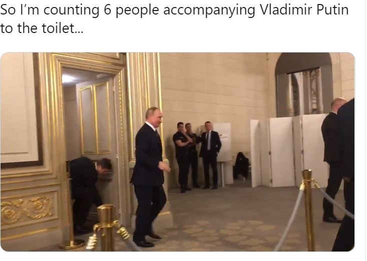 Putin tualetə 6 mühafizəçi ilə gedir - VİDEO