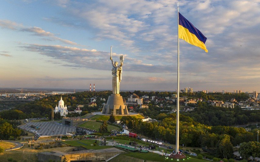 Ukraynada 11 partiyanın fəaliyyəti qadağan edilib