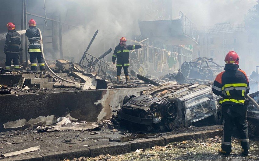 Rusiya Ukraynanın mərkəzini raket atəşinə tutub, 12 nəfər ölüb, 30 nəfər yaralanıb