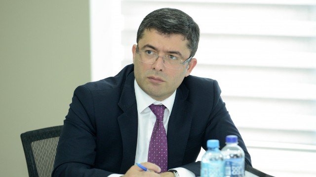 "Hazır qəzet mətnlərinin saytlara yüklənməsi yeni media demək deyil" - Əhməd İsmayılov