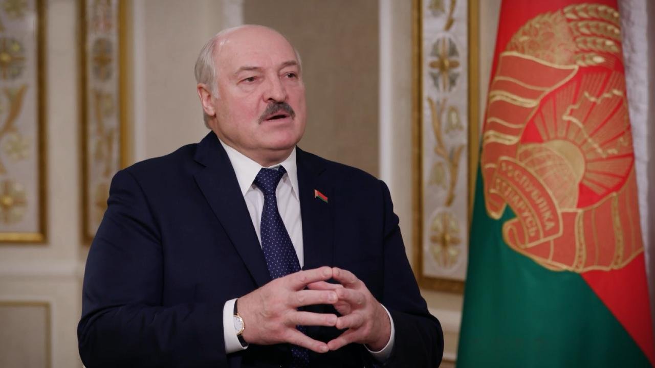 “Meymunçiçəyini bizə sırımağa çalışdılar” - Lukaşenko
